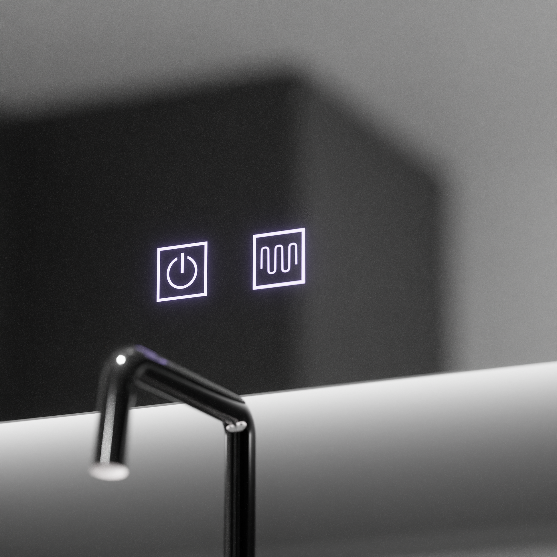 LED огледало с полумесец, 60x54, Soluna Touch, система против замъгляване, димируеми огледала Korman E Заглавие по подразбиране Alessandro Design